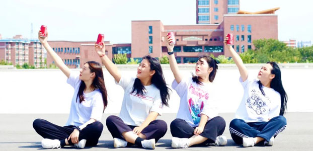 ��M������У�@