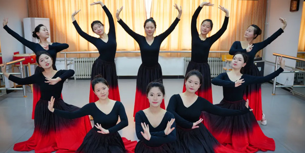 ���_���l(xi��ng)���O(sh��)�W(xu��)У�׃�����